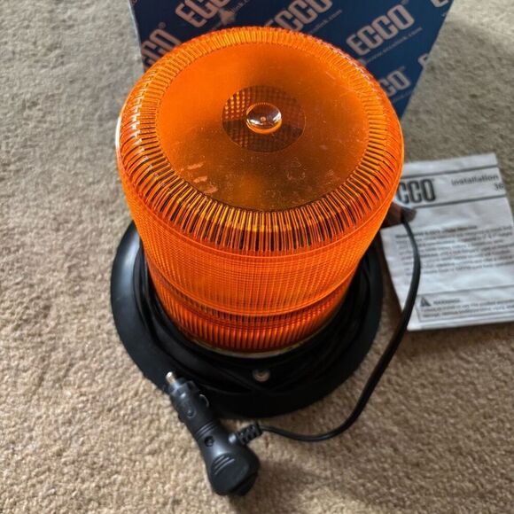 Ecco Amber Strobe Beacon Model 6570A-VM Vacuum Magnet *Nice* - Picture 2 of 7